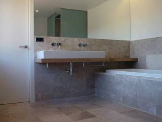 Vivienda Unifamiliar. La Moraleja. MADRID. , M66.arquitectos. M66.arquitectos. Modern style bathrooms