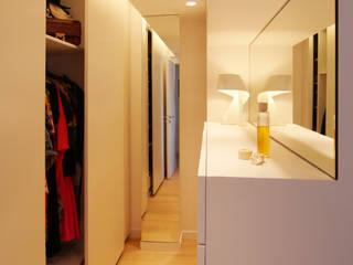 APPART'HOTEL, MELANIE LALLEMAND ARCHITECTURES MELANIE LALLEMAND ARCHITECTURES Modern dressing room