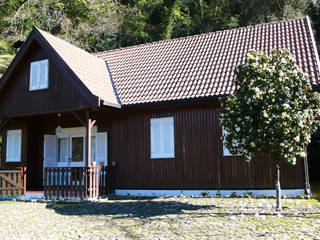 Casa no Gerês, LOFTAPM II DESIGN DEC INTERIORES LDA LOFTAPM II DESIGN DEC INTERIORES LDA Rumah Gaya Country