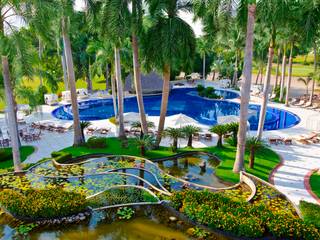 Casa Velas / Velas Resorts, MC Design MC Design Eclectic style pool Wood Wood effect