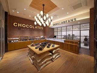 VANILLA BEANS みなとみらい本店, EMBODYDESIGN EMBODYDESIGN Paredes y suelos de estilo ecléctico