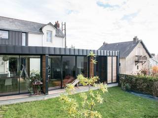 Back in Black - Extension et rénovation d'une maison individuelle, LAUS architectes LAUS architectes Modern houses