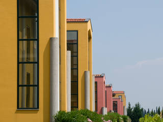 Residence Vista Lago, Studio d'architettura associato f.g.i. Visconti Studio d'architettura associato f.g.i. Visconti Mediterranean style corridor, hallway and stairs