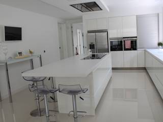 Moradia IC, Miguel Ferreira Arquitectos Miguel Ferreira Arquitectos Modern kitchen