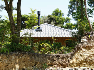 屋久島のアロマサロン, info5381 info5381 Casas modernas