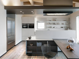Attico mansardato, BRANDO concept BRANDO concept Modern style kitchen