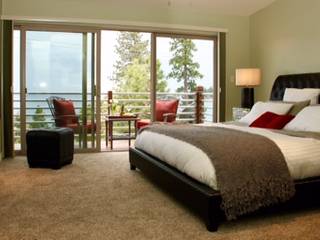 Valorizzazione immobiliare Lake Tahoe -USA, DemianStagingDesign DemianStagingDesign Спальня в стиле модерн