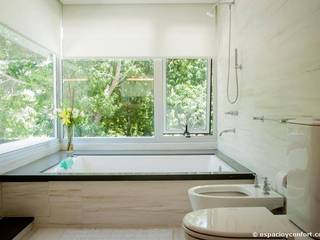 Vivienda en Grand Bell, AMADO arquitectos AMADO arquitectos Moderne Badezimmer