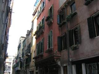 Ristrutturazione di un'appartamento a Venezia isola di S.Pietro di Castello., architetto marco calzavara architetto marco calzavara Eclectic style houses