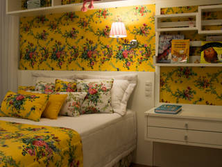 Dormitório de menina, ARQ Ana Lore Burliga Miranda ARQ Ana Lore Burliga Miranda Country style bedroom Textile Amber/Gold