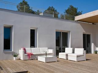 SALA EXTERIOR, SINDO OUTDOOR SINDO OUTDOOR Modern balcony, veranda & terrace Synthetic Brown