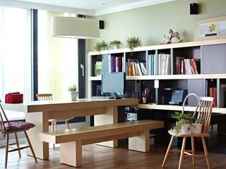 거실을 서재로 서재를 거실로 , housetherapy housetherapy Modern living room Wood Wood effect