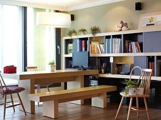 거실을 서재로 서재를 거실로 , housetherapy housetherapy Modern living room