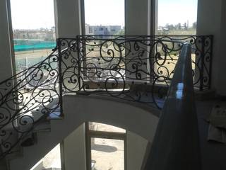 Baranda de Escalera, La Reja La Reja Classic style balcony, veranda & terrace Iron/Steel