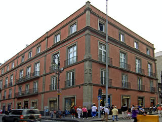 Bolivar, Boué Arquitectos Boué Arquitectos Colonial style houses Red