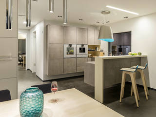 LUXHAUS Musterhaus München, Lopez-Fotodesign Lopez-Fotodesign Modern kitchen