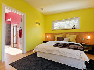 LUXHAUS Musterhaus Georgensgmünd, Lopez-Fotodesign Lopez-Fotodesign モダンスタイルの寝室
