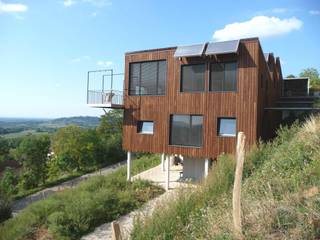 MAISONS GROUPEES, Thierry Marco Architecture Thierry Marco Architecture Modern houses Wood Brown