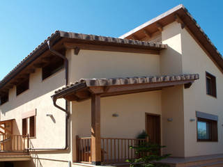 Casa con estructura de madera MRJ, RIBA MASSANELL S.L. RIBA MASSANELL S.L. Casas mediterrâneas Madeira Efeito de madeira