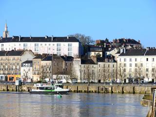 EXTENSION VUE SUR LOIRE, yann péron architecte yann péron architecte Terrace آئرن / اسٹیل