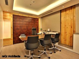 Lares & Penates Office Fitout Gurgaon by RsQr Architects, rsQr Architects rsQr Architects Ticari alanlar