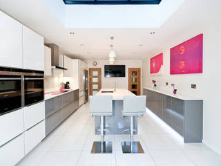 White and Grey with a touch of pink, Kitchen Co-Ordnation Kitchen Co-Ordnation Moderne Küchen Quarz