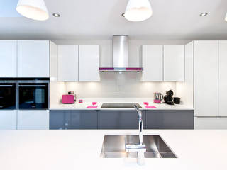 White and Grey with a touch of pink, Kitchen Co-Ordnation Kitchen Co-Ordnation Moderne Küchen Fliesen