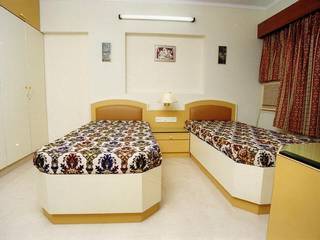 Apartment, NAMAN INTERIORS - Turnkey Interior Contractors NAMAN INTERIORS - Turnkey Interior Contractors Modern Bedroom