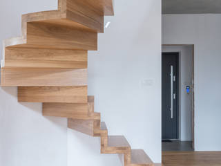 DREWNIANE SCHODY , BRODA schody-dywanowe BRODA schody-dywanowe Escaleras Madera Acabado en madera