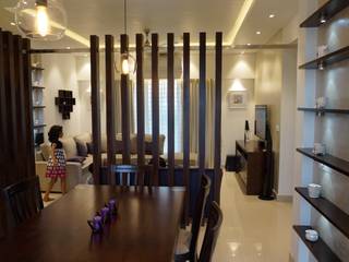 FLAT PURVANKARA.COCHIN.KERALA, INOUTSPACE INOUTSPACE Moderne Esszimmer Massivholz Mehrfarbig