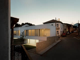 3 Casas para 3 Irmãs, BICA Arquitectos BICA Arquitectos Minimalistische huizen