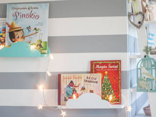 Dekoracje do pokoju dziecięcego - półka "chmurka", MyWoodVillage MyWoodVillage Dormitorios infantiles de estilo escandinavo Madera Acabado en madera