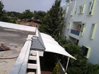 Mr.Sudharshan Reddy's residence, Fabritech India Fabritech India Nowoczesny balkon, taras i weranda