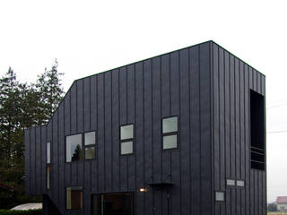 C-house, クコラボ一級建築士事務所 クコラボ一級建築士事務所 Дома в эклектичном стиле