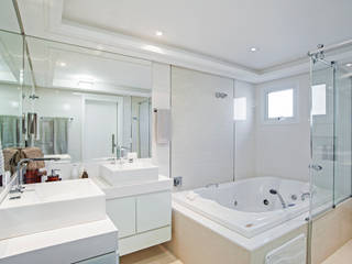 Casa 581, Patrícia Azoni Arquitetura + Arte & Design Patrícia Azoni Arquitetura + Arte & Design Modern bathroom White