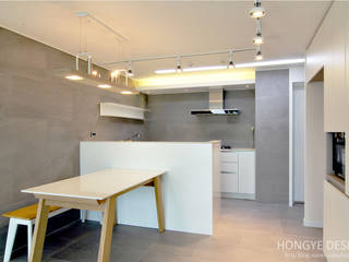 한지붕 두가족이 사는집_38py, 홍예디자인 홍예디자인 Modern kitchen