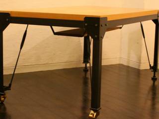 ​HOUSE TRAD ORIGNAL DINING TABLE, HOUSETRAD CO.,LTD HOUSETRAD CO.,LTD Industrial style dining room