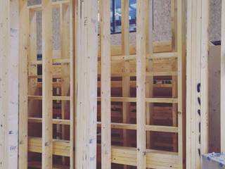 Back at the Office!, Building With Frames Building With Frames Casas modernas Madera Acabado en madera