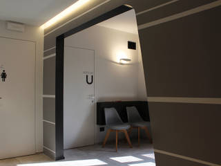 DENTAL CLINIC, Studio 06 Studio 06 Espaces commerciaux