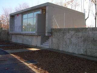 Construcción de una Pista de Conducción de Vehículos de Cuatro Ruedas en la Escuela de Tráfico de la Guardia Civil en Mérida, beades arquitectos s.a.p. beades arquitectos s.a.p. Casas de estilo moderno