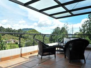 Casa Restrepo Botero, WVARQUITECTOS WVARQUITECTOS Klassischer Balkon, Veranda & Terrasse