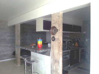 Varandas, omnibus arquitetura omnibus arquitetura Modern kitchen Granite