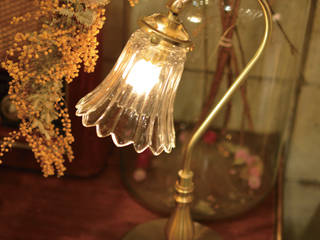Antique Style Lightings, 株式会社サンヨウ 株式会社サンヨウ Classic style living room