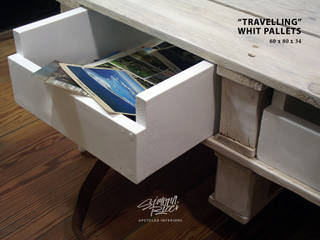 travelling with pallets, simona ricci creative interiors simona ricci creative interiors Industriële woonkamers