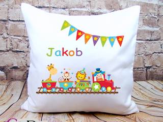 Kinder Kissen mit Namen , CreaDesign CreaDesign Kamar Bayi/Anak Gaya Eklektik