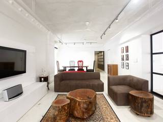 Khar Residence, SwitchOver Studio SwitchOver Studio Living room