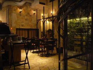 fragra/ dining bar, (株)グリッドフレーム (株)グリッドフレーム オリジナルなレストラン