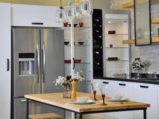 Larix, Bodrum Femaş Mobilya Bodrum Femaş Mobilya インダストリアルデザインの キッチン 白色