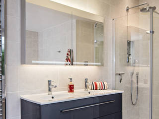 Mr & Mrs D, Bathroom, Raycross Interiors Raycross Interiors Modern bathroom Grey