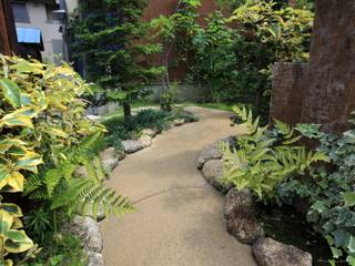 枕木木の庭, domus domus Jardines de estilo ecléctico Jarrones y macetas